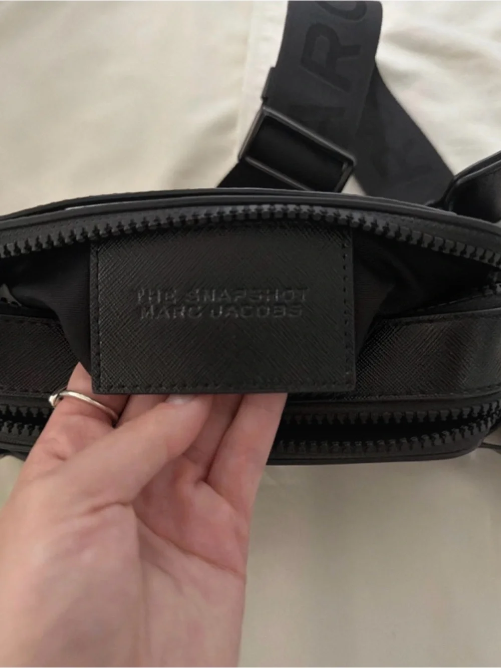 Marc Jacobs compact marc